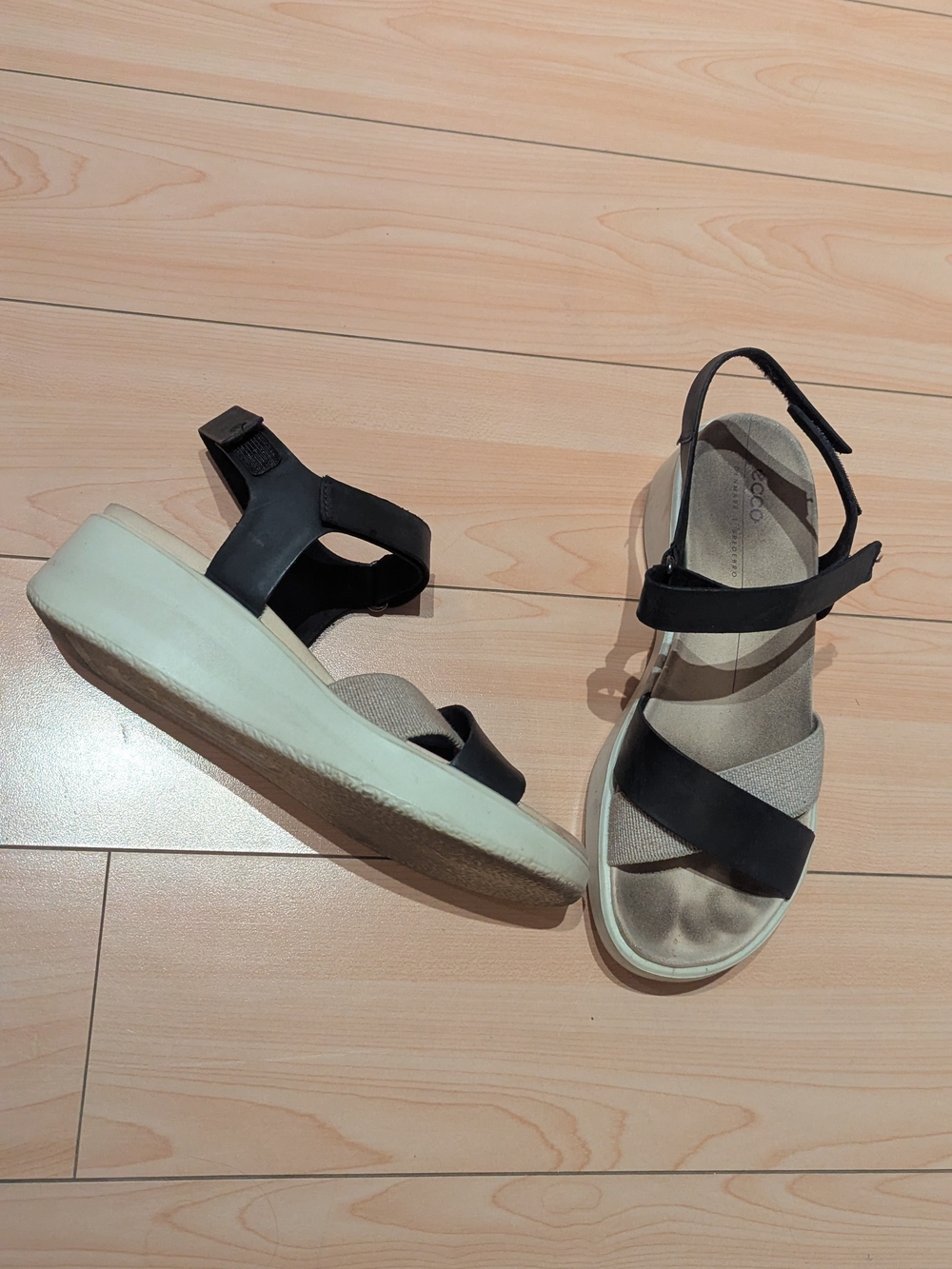 Ecco Black and Cream Platform Strappy Sandals